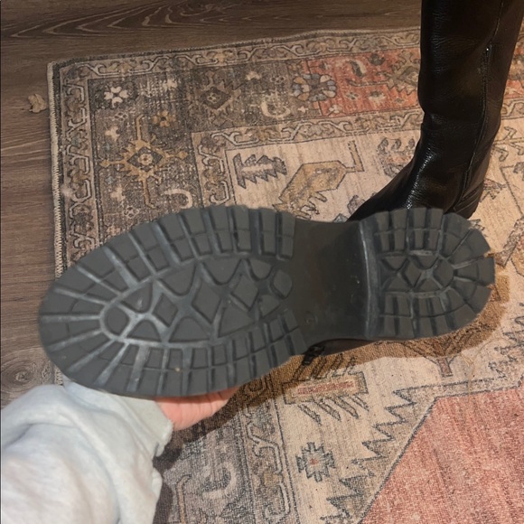 Black Leather knee high boots - Picture 4 of 5